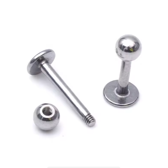 ОБЕЦА ЗА УСТНА ИЛИ УХО 8 ММ. ОТ ТИТАН С ТОПЧЕ