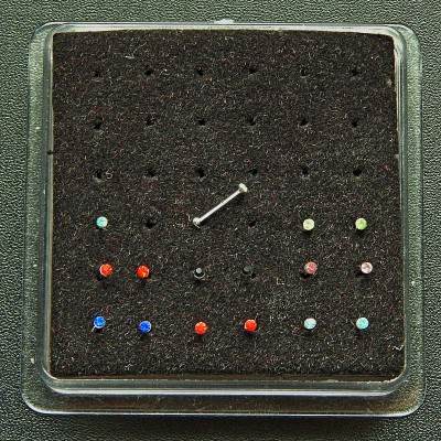 ОБЕЦА ЗА НОС СРЕБЪРНО ПОКРИТИЕ 925 С КРИСТАЛ 1.5 ММ. В РАЗЛИЧНИ ЦВЕТОВЕ