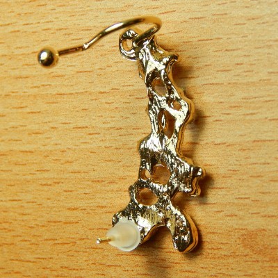 ОБЕЦА ПО УХОТО В ЦВЯТ ЗЛАТО С КРИСТАЛИ